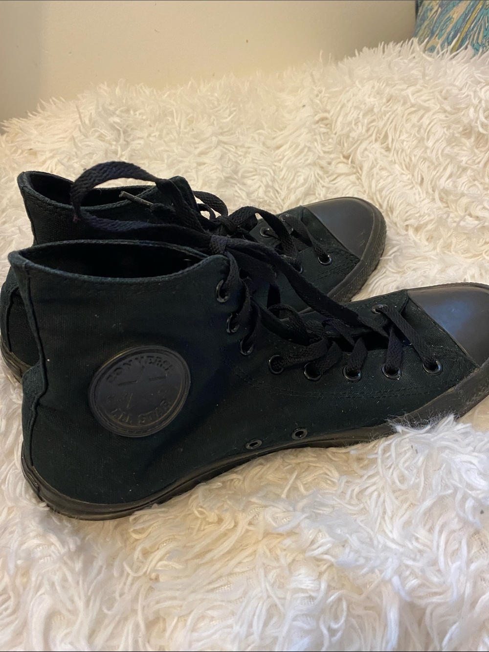 Men's Black High-Top Canvas Sneakers - Classic Lace-Up